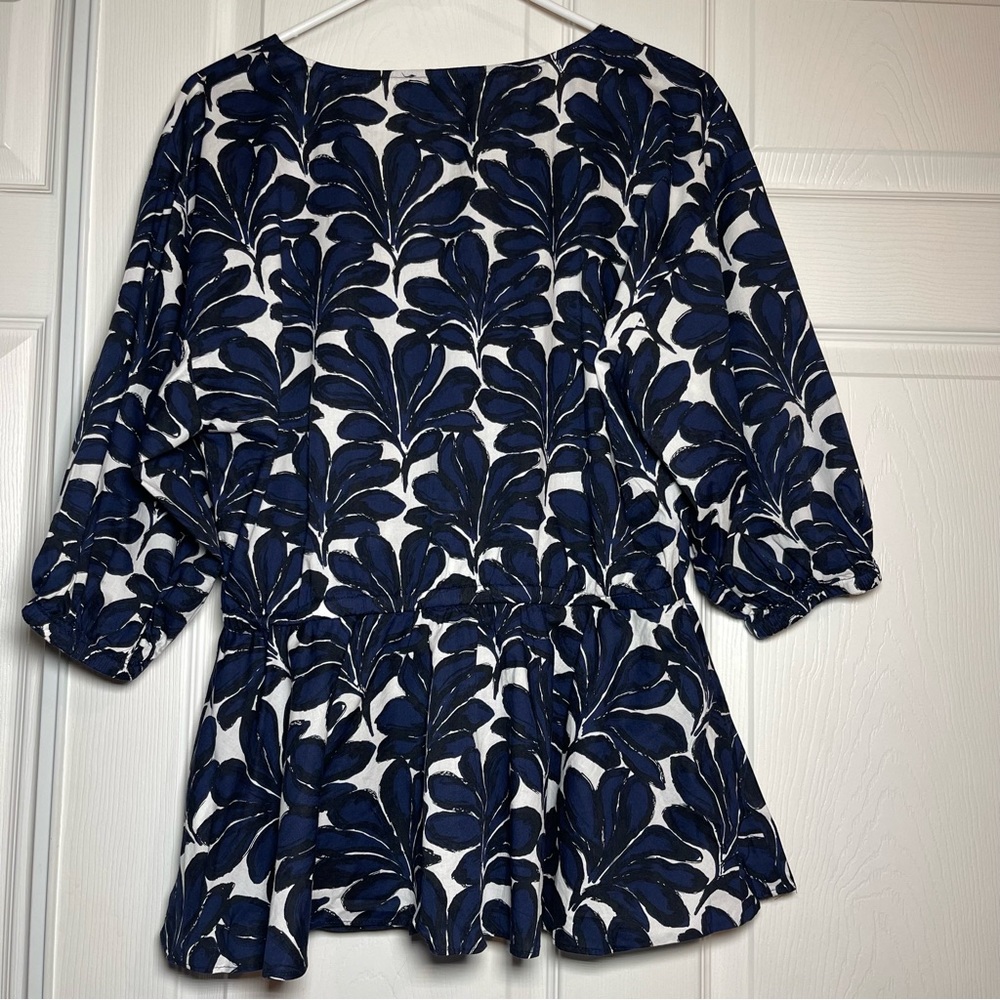 DONNA KARAN NEW YORK V-NECK PRINTED PEPLUM BLUE BLOUSE size Large - Picture 4 of 12